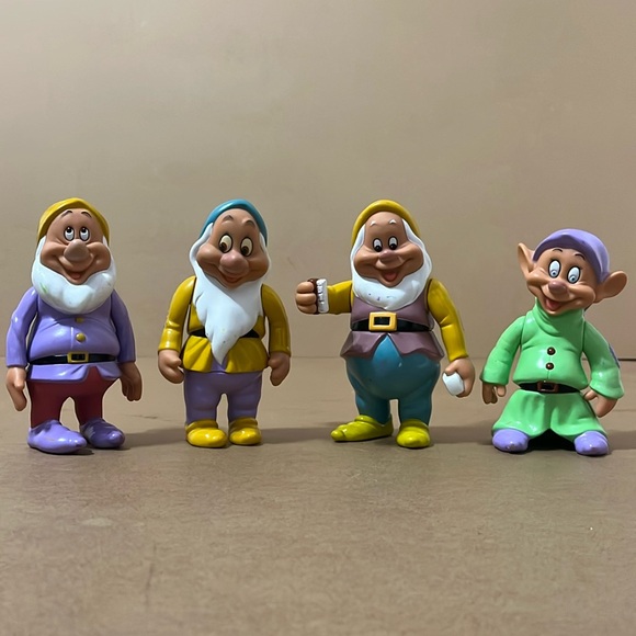 Disney Snow White Dwarfs - Picture 1 of 10